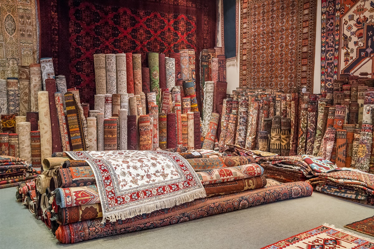 7 Luxury Carpets for Your Living Room & Bedroom In Dubai & UAE
